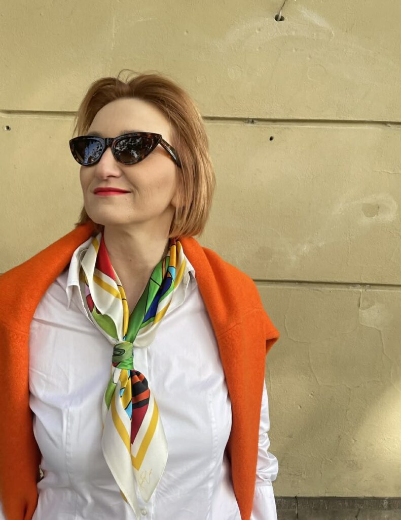 jedwabne apaszki Aneta Caro dopasowane do typu urody